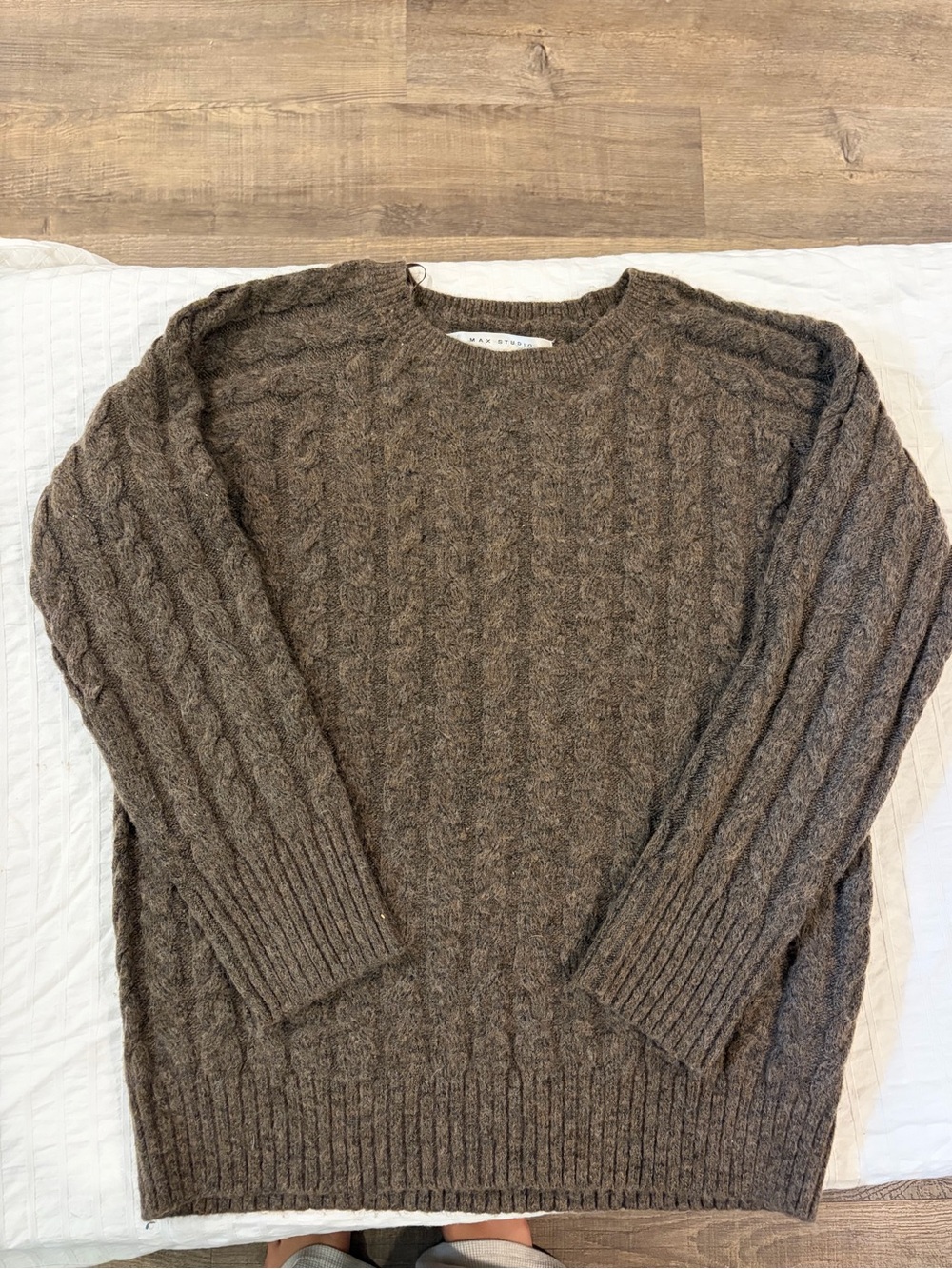 Cable Knit Crewneck Sweater - Brown